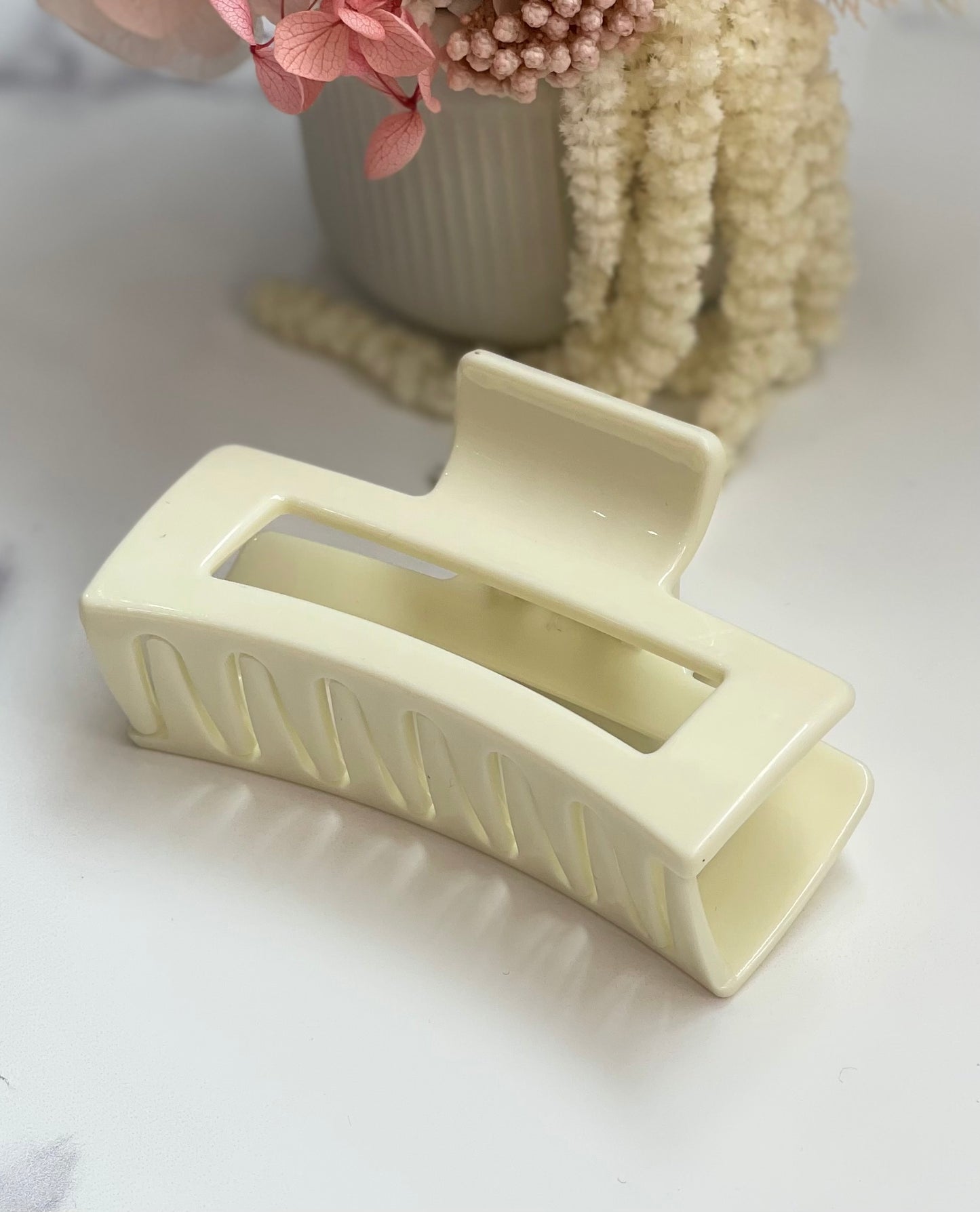 Bella Medium Clip