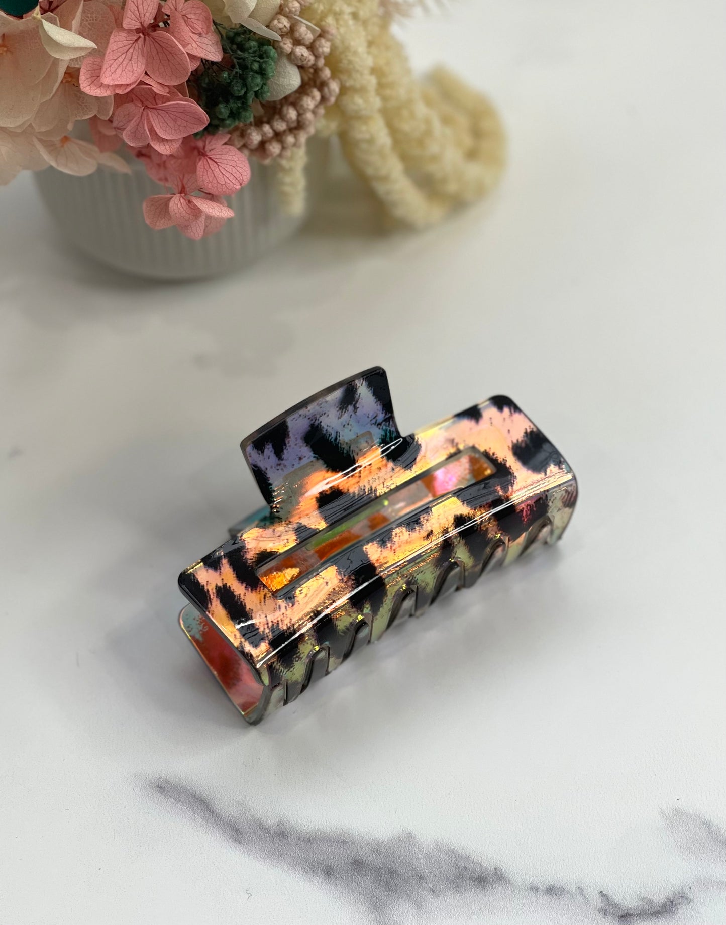 Anna 10cm Large Holographic Clip Leopard