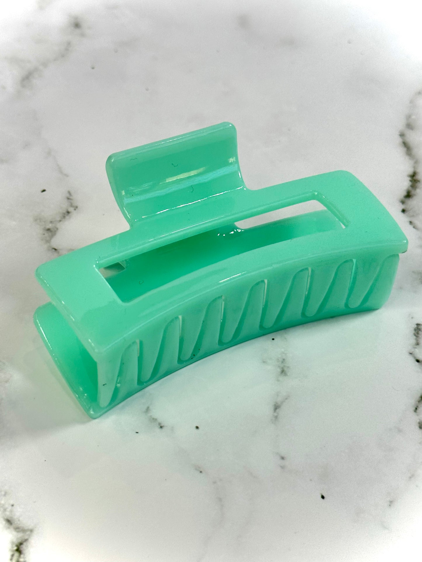 Bella Medium Clip