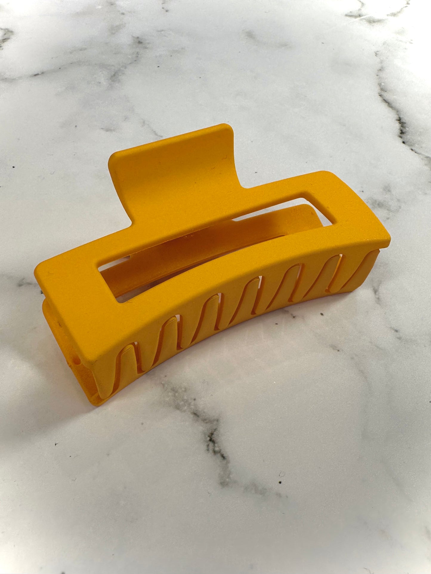 Bella Medium Clip