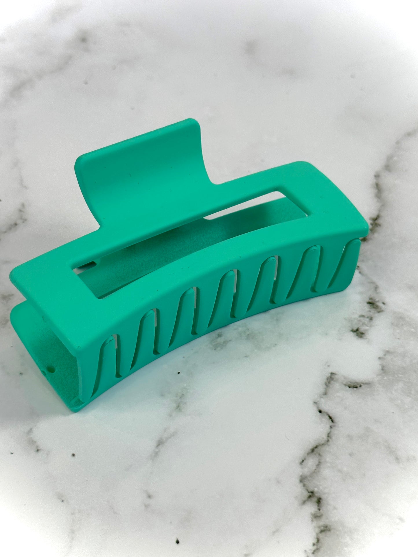 Bella Medium Clip