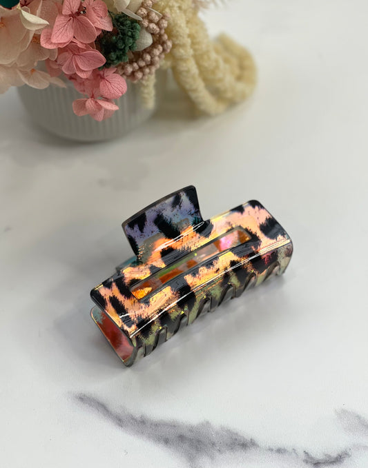 Anna 10cm Large Holographic Clip Leopard