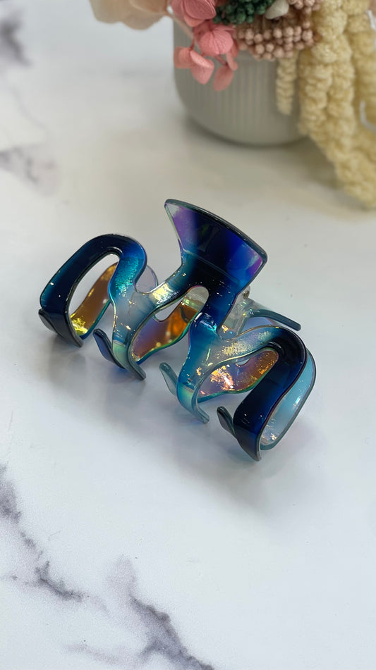 Lola 8cm Wavy Clip Blue